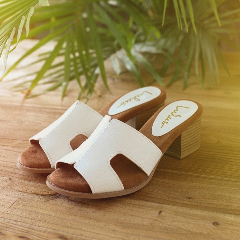 New Lulu’s ‘Doria’ White Peep-Toe Mules